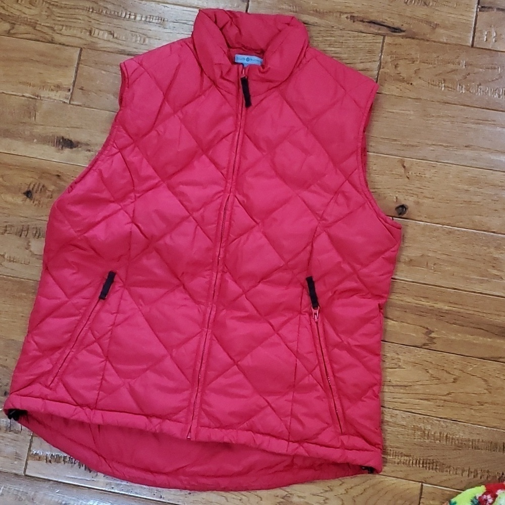Duluth Trading Co red quilted barn vest